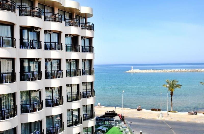 By Karaaslan Inn Kuşadası