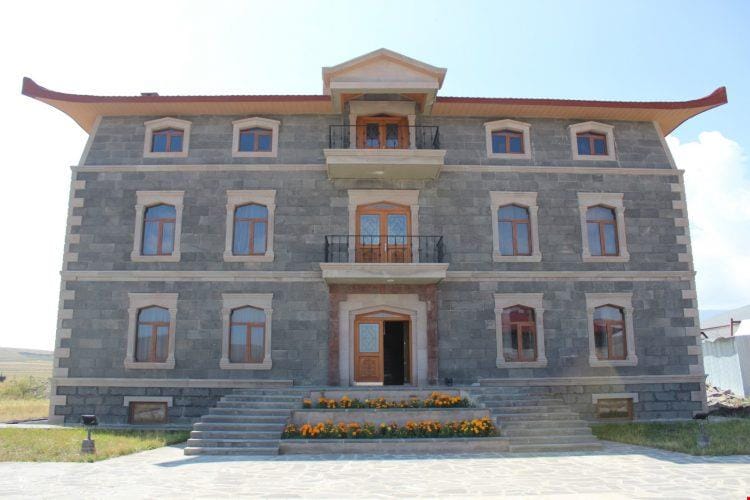 Çıldır Gölü Konağı