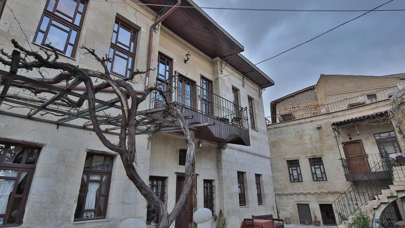 Heaven Cave House