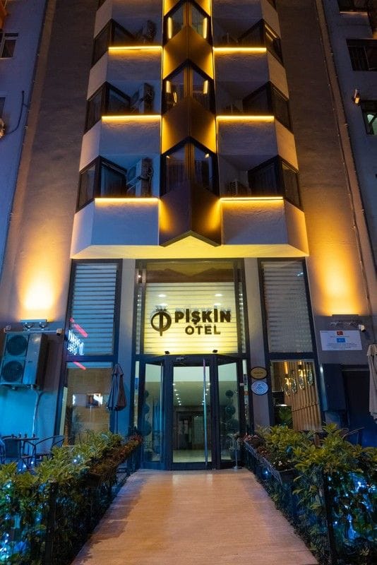 Pişkin Otel