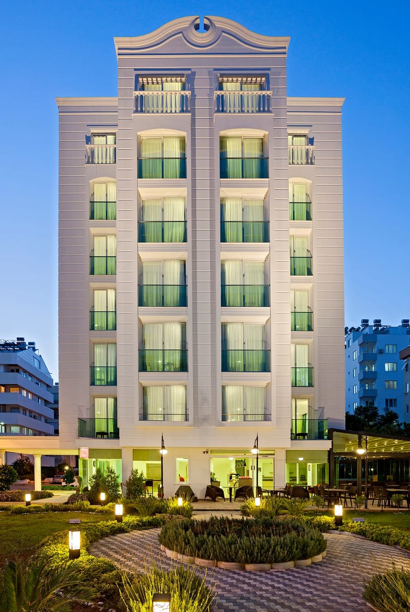 The Room Hotel & Apartments