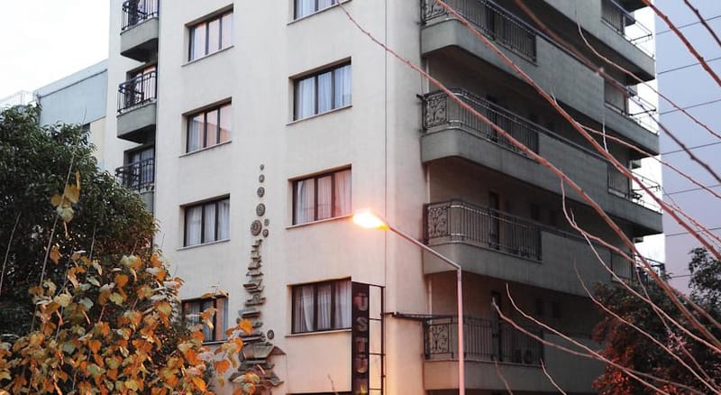 Üstün Otel Alsancak