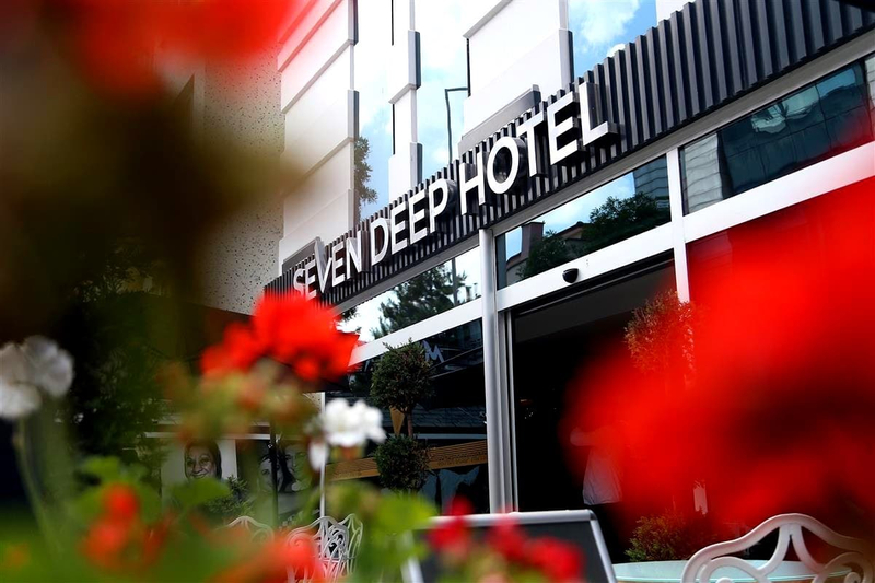 Seven Deep Hotel Resim 1