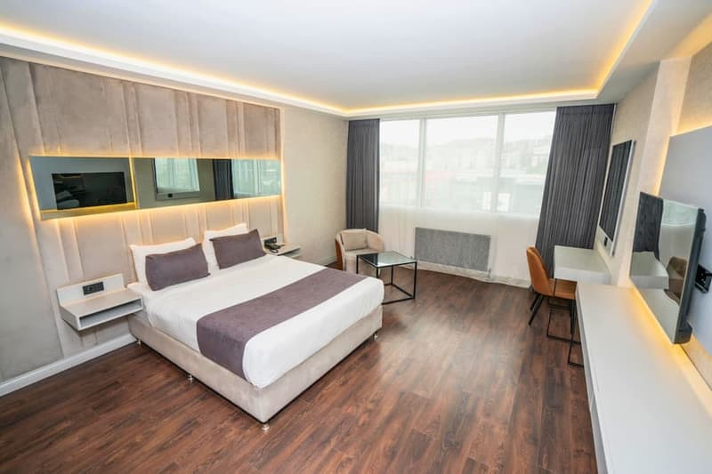 216 Station Suite Hotel