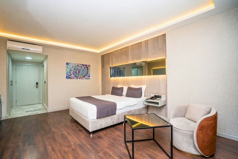 216 Station Suite Hotel