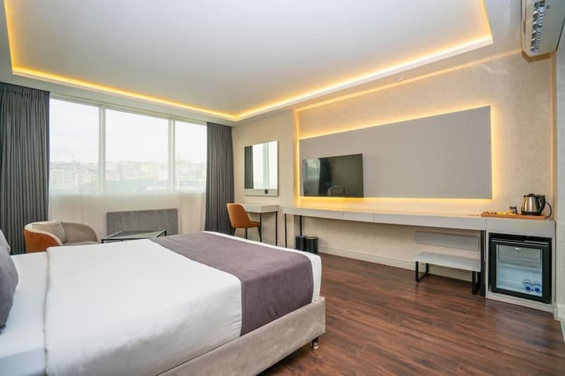 216 Station Suite Hotel