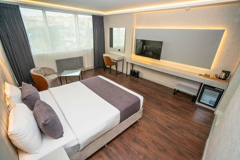 216 Station Suite Hotel