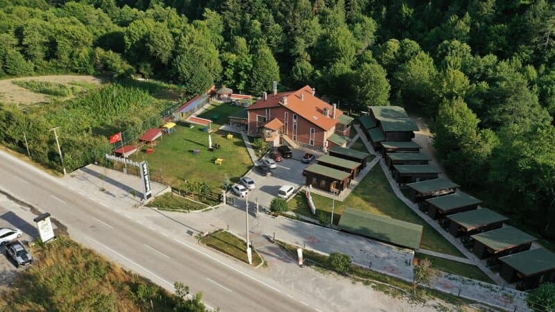 Abant Bahçeli Köşk Bungalov