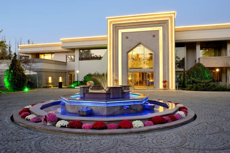 Ağaçlı Hotel