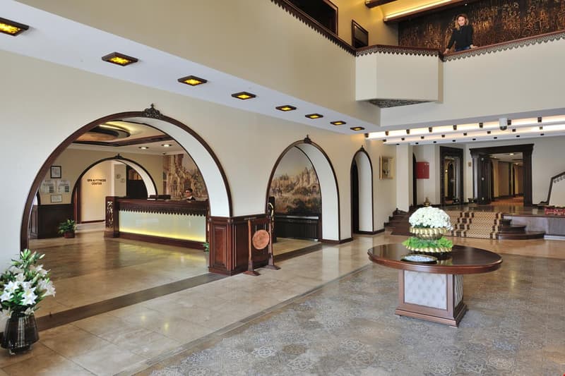 Ağaçlı Hotel