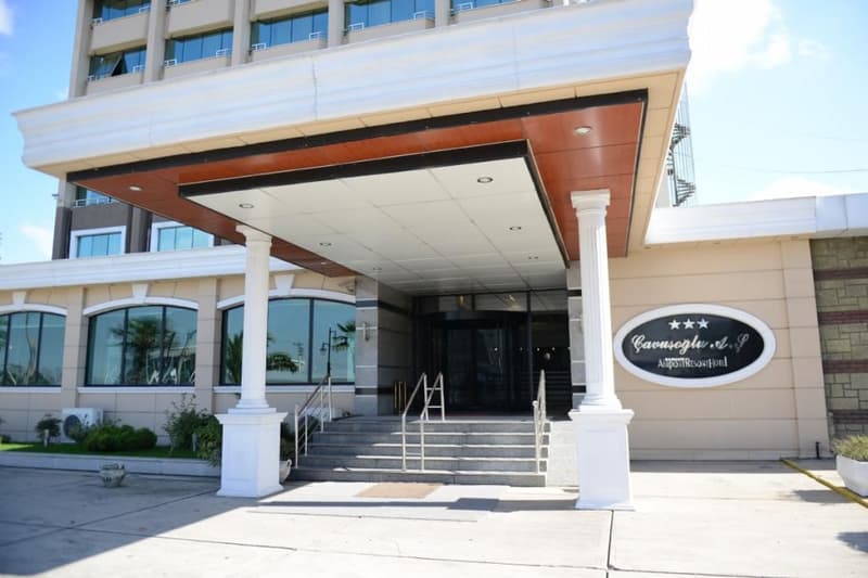 Airport Resort Hotel