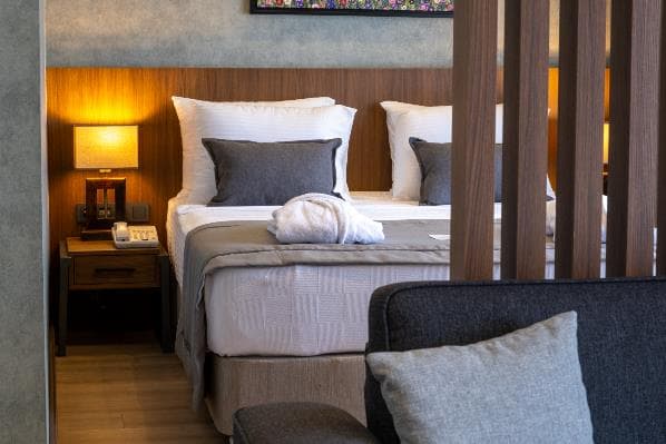 Corner Suite Dağ Manzaralı Resim