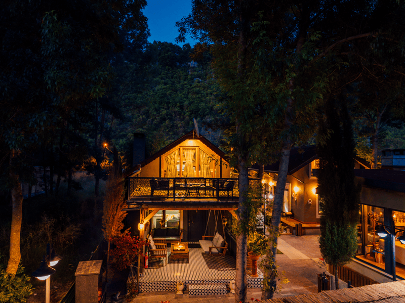 Antik River House