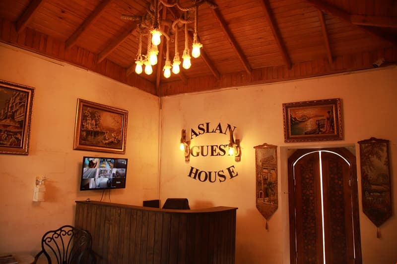Aslan Konuk Evi