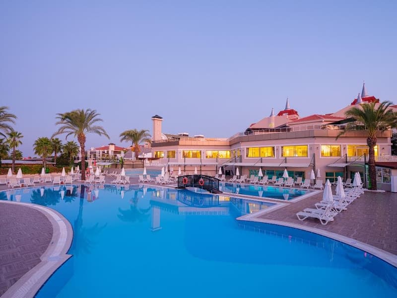 Aydınbey Famous Resort