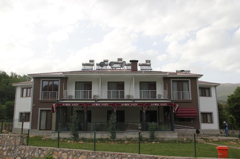 Ayrık Vadi Çiftlik Evi Tunceli