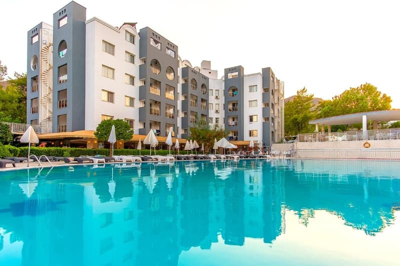 Caprice Beach Hotel
