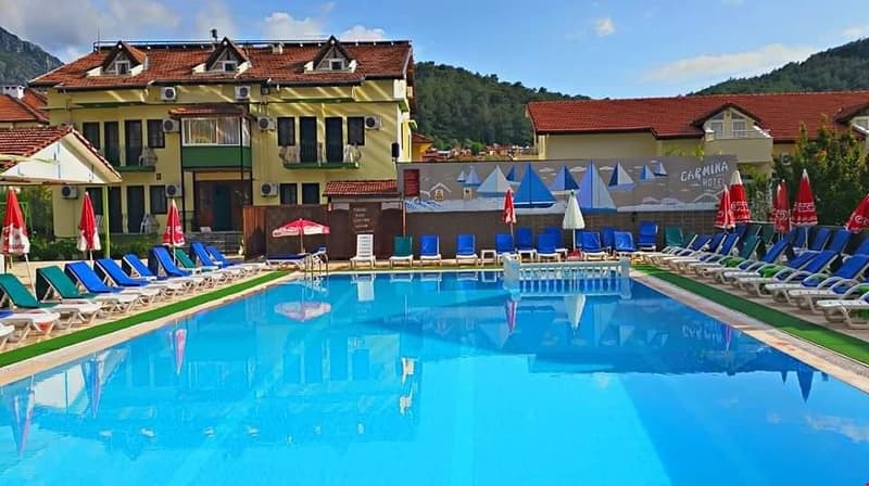 Carmina Hotel