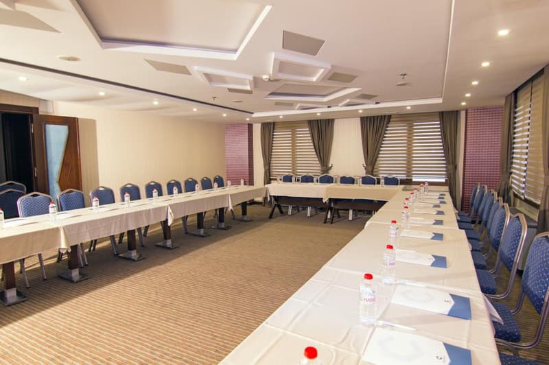 Centrum Business Hotel