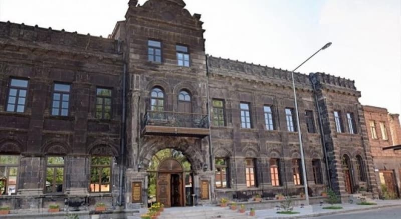 Cheltikov Hotel Kars
