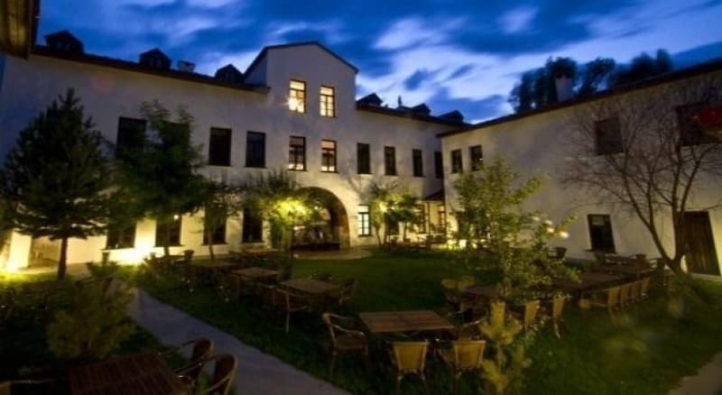 Cheltikov Hotel Kars