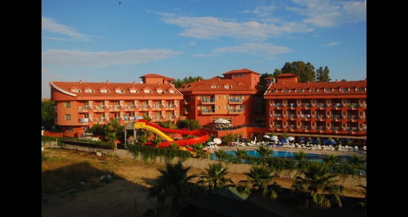 Club Side Coast Hotel