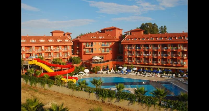 Club Side Coast Hotel
