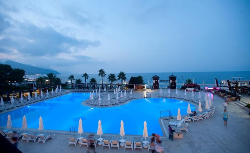 Crystal Flora Beach Resort
