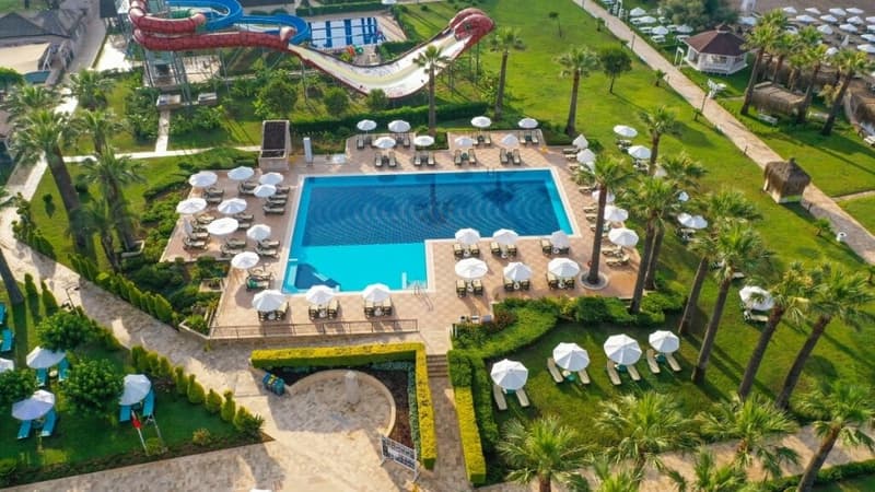 Crystal Tat Beach Golf Resort & Spa