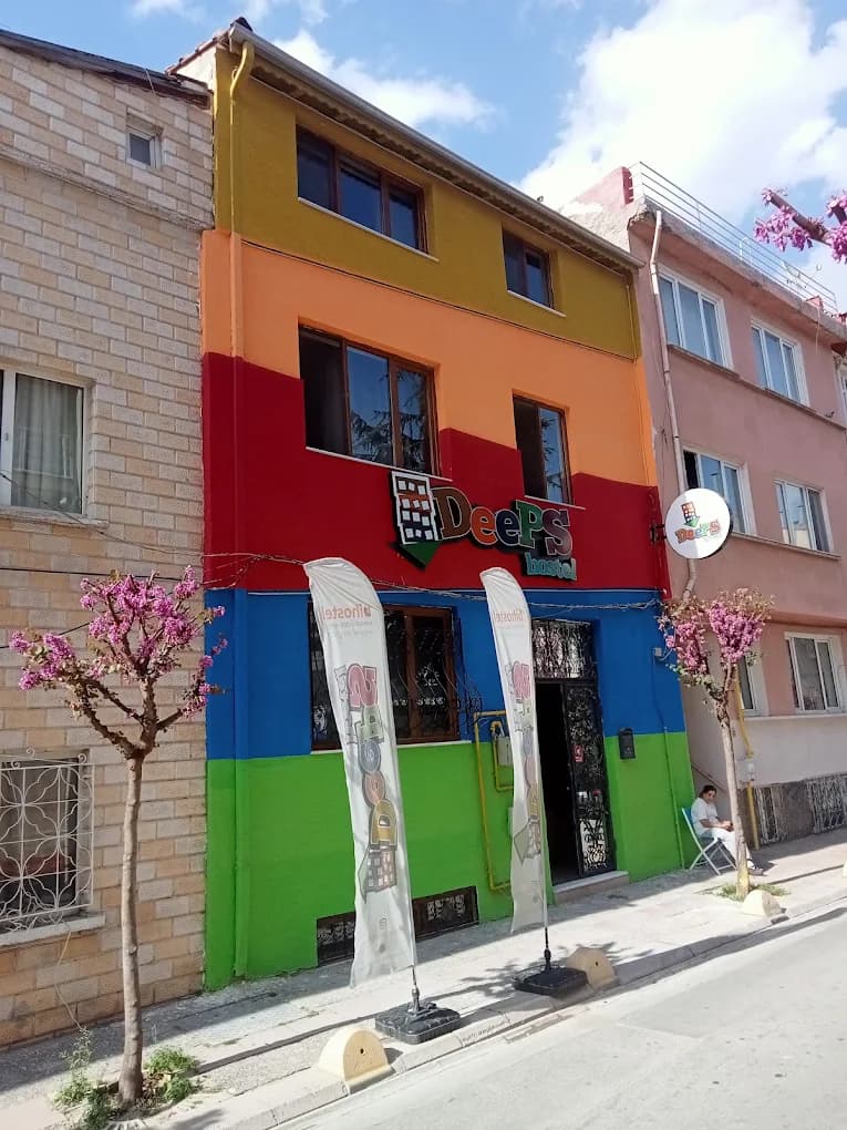 Deeps Hostel