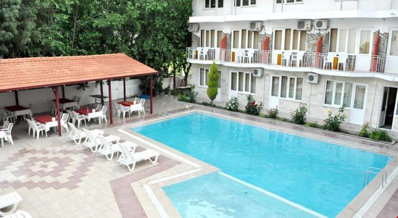 Dolphin Yunus Hotel