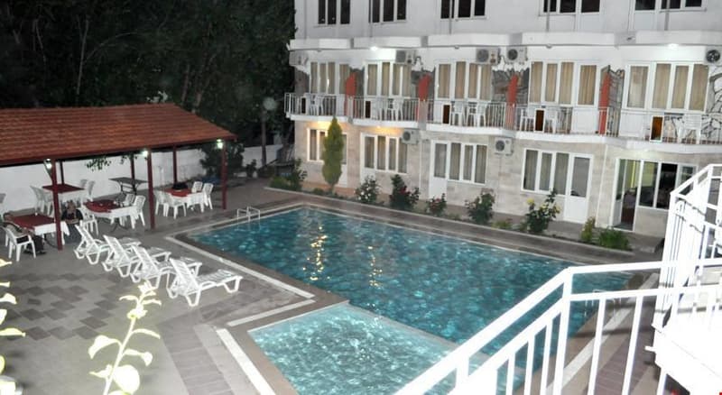Dolphin Yunus Hotel