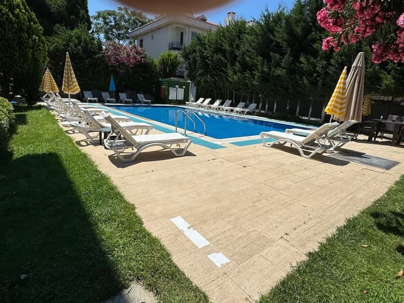 Dragos İsland Hotel