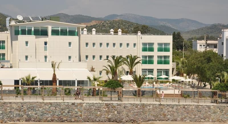 Dragut Point North Hotel