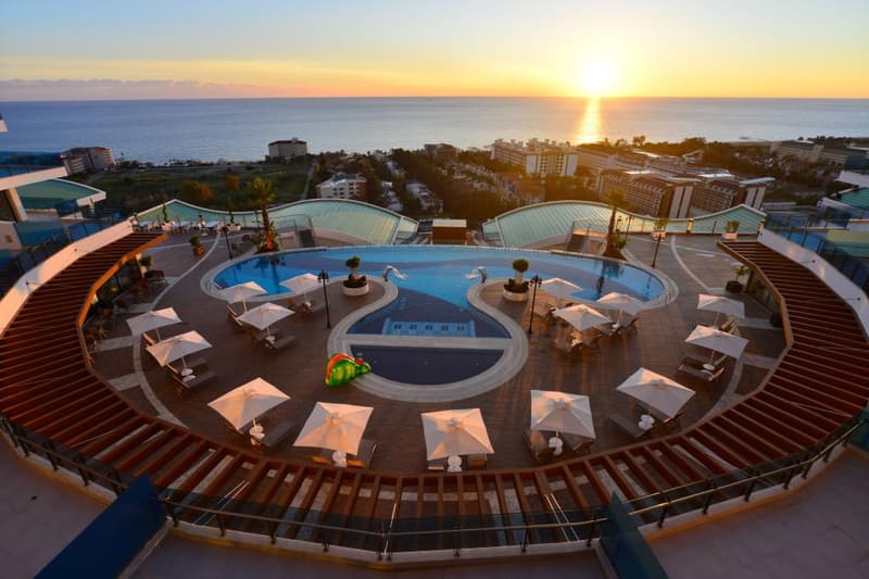 Elite Luxury Suit & Spa