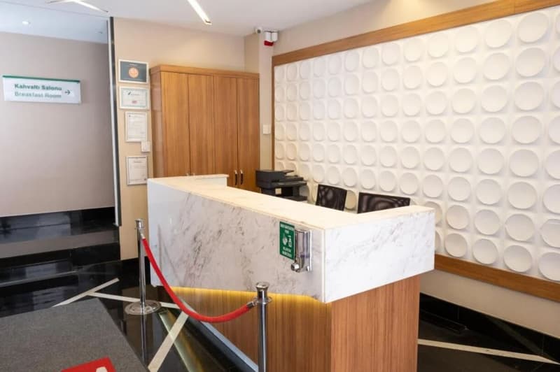 Elm Suite Hotel