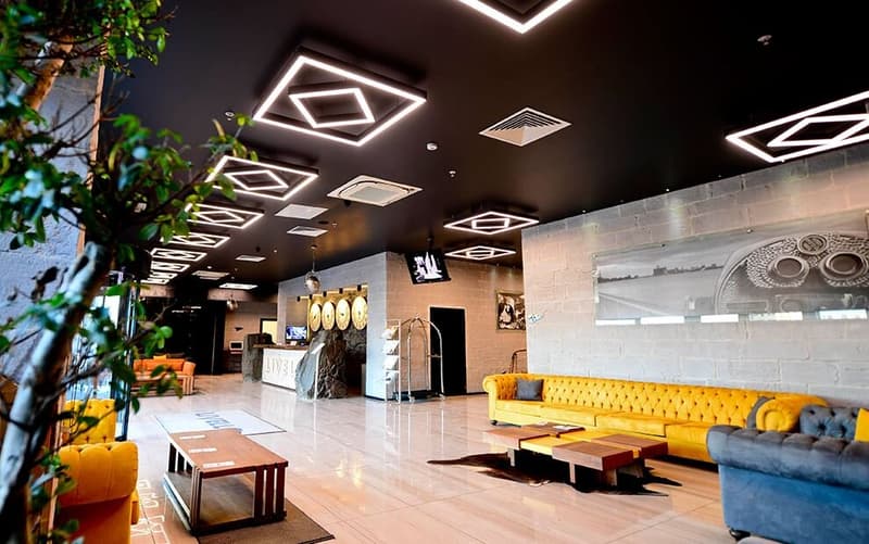 Empire Hotel