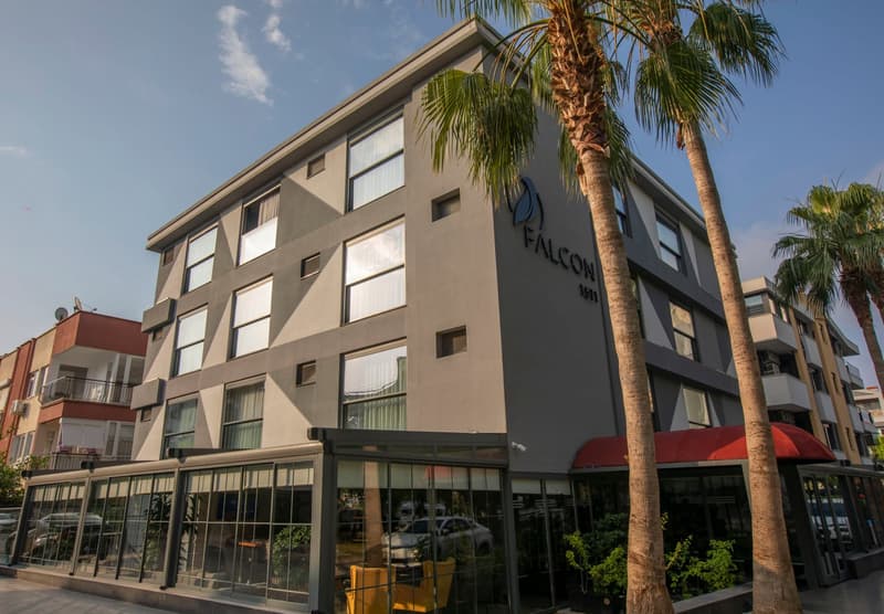 Falcon 1511 Hotel
