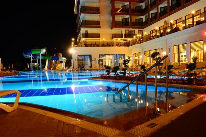 Glamour Resort & SPA