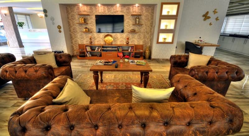 Golden Deluxe Hotel
