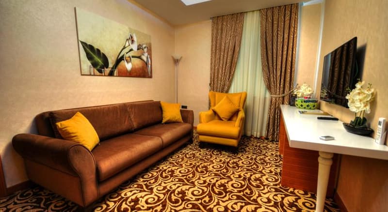 Golden Deluxe Hotel