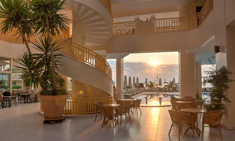 Golden Lotus Otel