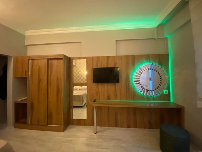Grand 53 Hotel