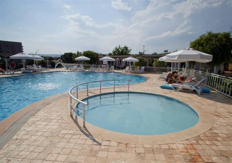 Grand Ada Hotel