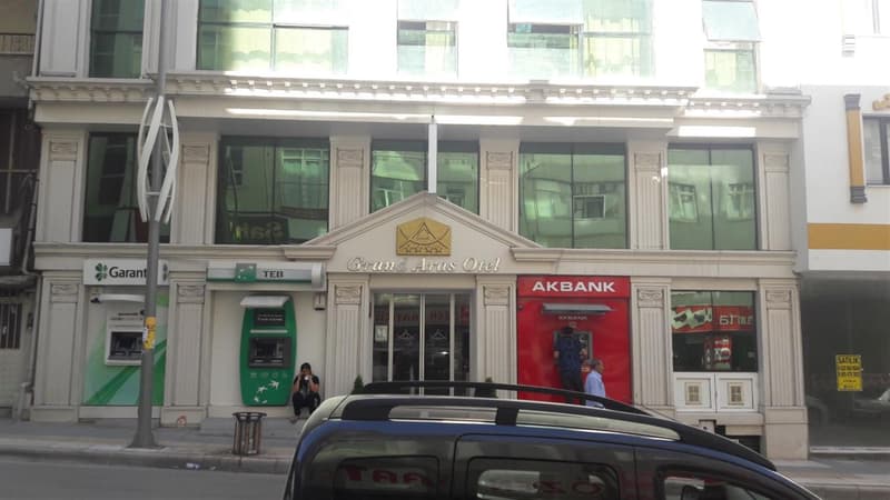 Grand Aras Hotel