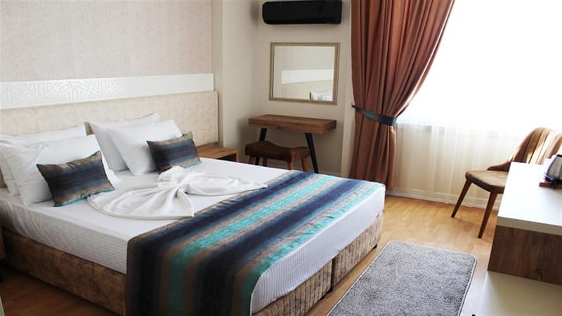 Grand Boss Suit Hotel