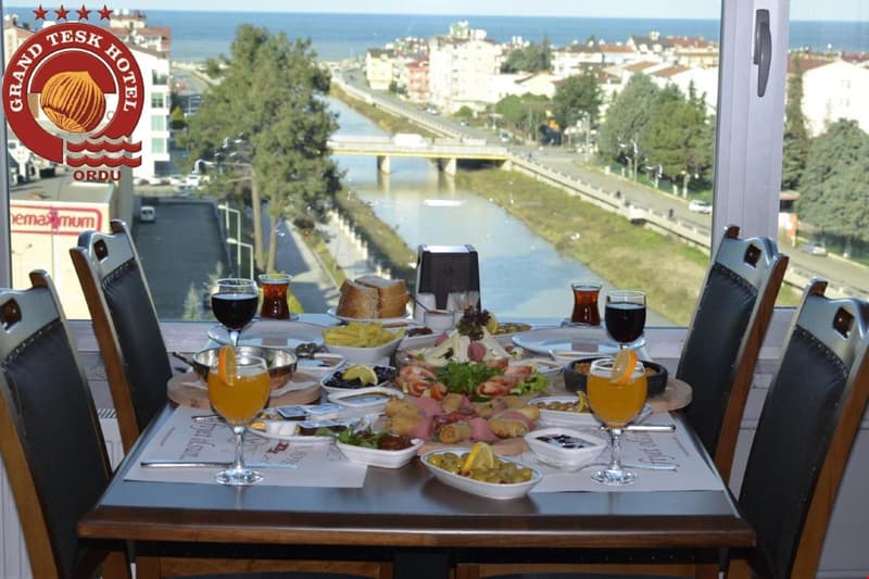 Grand Hotel Tesk