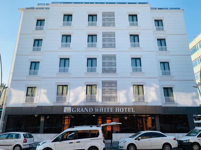 Grand White Hotel