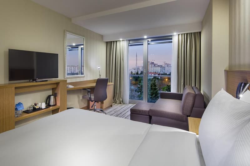 Hampton by Hilton İstanbul Ataköy