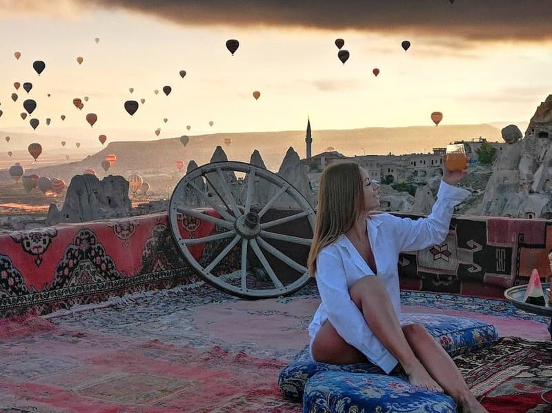 Hermes Cave Hotel
